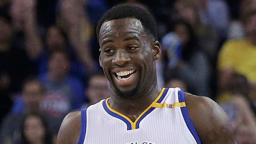Draymond Green triple-doubled with five blocks in a blowout over the Cavs. Who joined him in the perfect lineup?