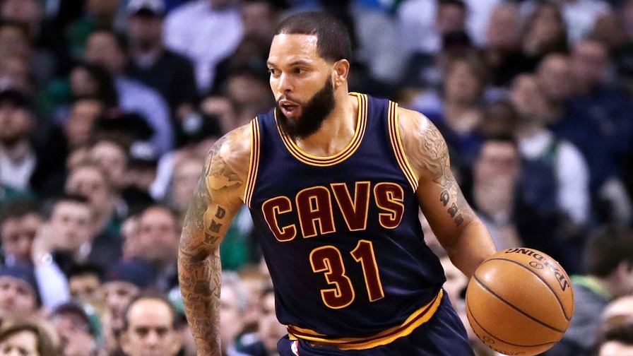 Deron Williams had 10 turnovers, but flirting with a triple-double at minimum salary got him in the perfect lineup.
