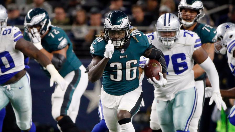 Jay Ajayi was expected to become the new lead back for the Philadelphia Eagles, but we instead find a messy three-back committee that's hard to trust in DFS.