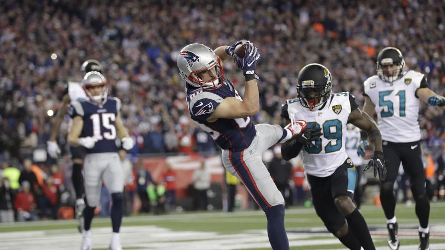 Danny Amendola caught a pair of touchdowns Sunday to send the New England Patriots to the Super Bowl, and it helped him earn a spot in our perfect NFL DFS lineups. Who joined him during conference championship weekend?