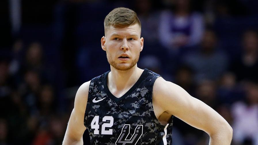 Davis Bertans should see good minutes with the Spurs playing short-handed. Which other low-cost plays are in a good spot?