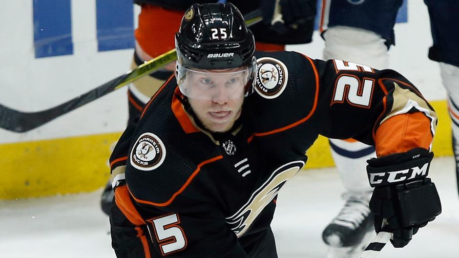 Ondrej Kase will avoid the top lines for the Stars at even strength and has been shooting a lot lately. Who else should you target in NHL DFS on Friday?