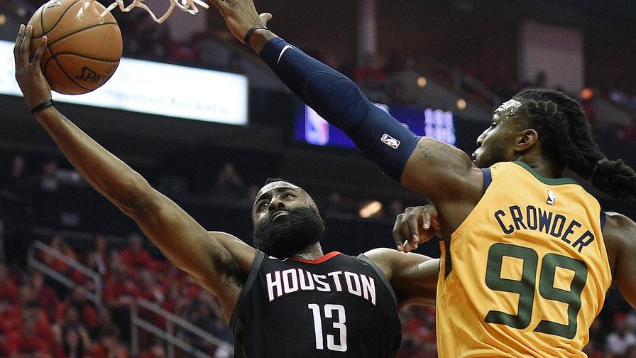 With two pivotal playoff matchups on tap, what do our models have as the best bets tonight?