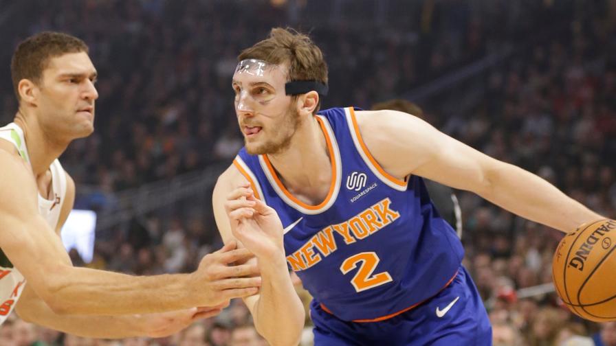 Luke Kornet slid into the New York Knicks' starting lineup Thursday and earned a spot in our perfect NBA DFS lineups with 36.1 FanDuel points at minimum salary. Who else made the cut?