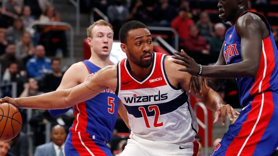 Jabari Parker was the big time chalk Monday, but he failed to come through with just 7.0 FanDuel points. Who else was popular in NBA DFS?