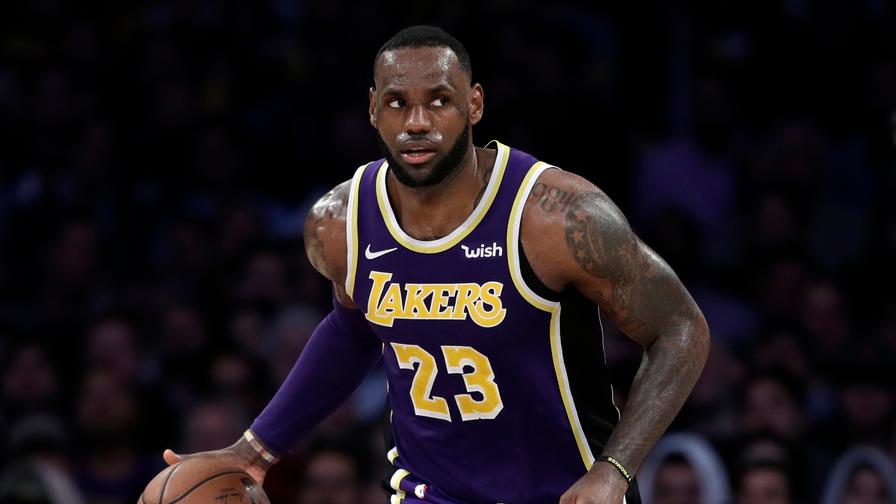LeBron James' huge minutes continue to give him an elite floor and ceiling in DFS. What other high-priced players should be on your radar on Friday?