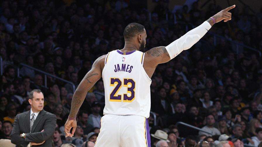 LeBron James didn't have a great shooting night but still did enough on the stat sheet to earn a spot on Sunday's perfect lineup. Who else made the cut?