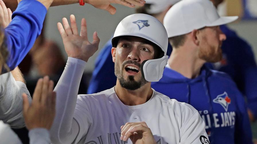 Randal Grichuk provides high-upside salary relief on a simulated MLB DFS slate where we want to splurge for pitchers. Who else should we target on FanDuel?