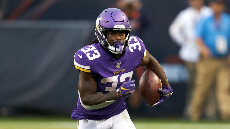 Nine NFL games are on tap for a simulated daily fantasy slate. Which players stand out?