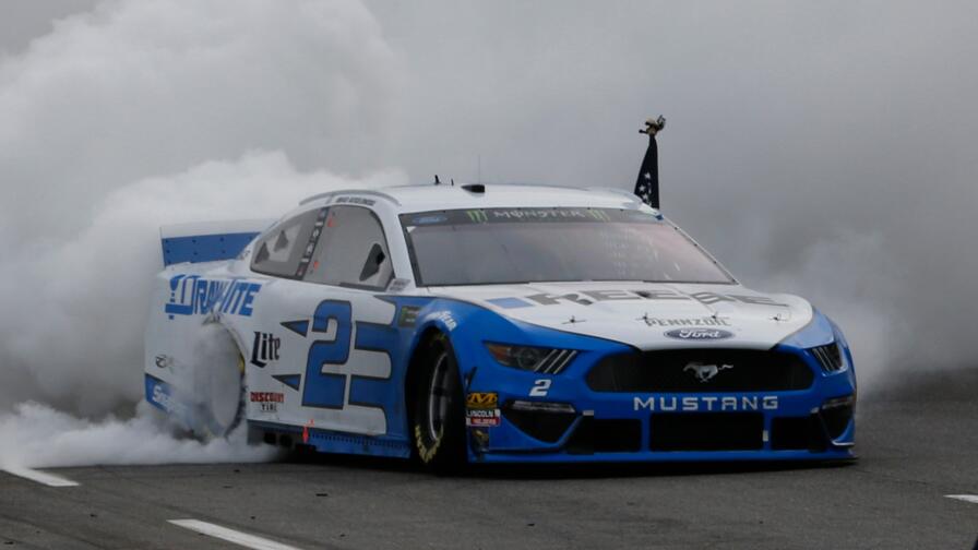 Brad Keselowski has torched the field in the low-downforce package in 2020, making him a good win bet for Sunday's Xfinity 500. Who else could get the checkered flag in Martinsville?