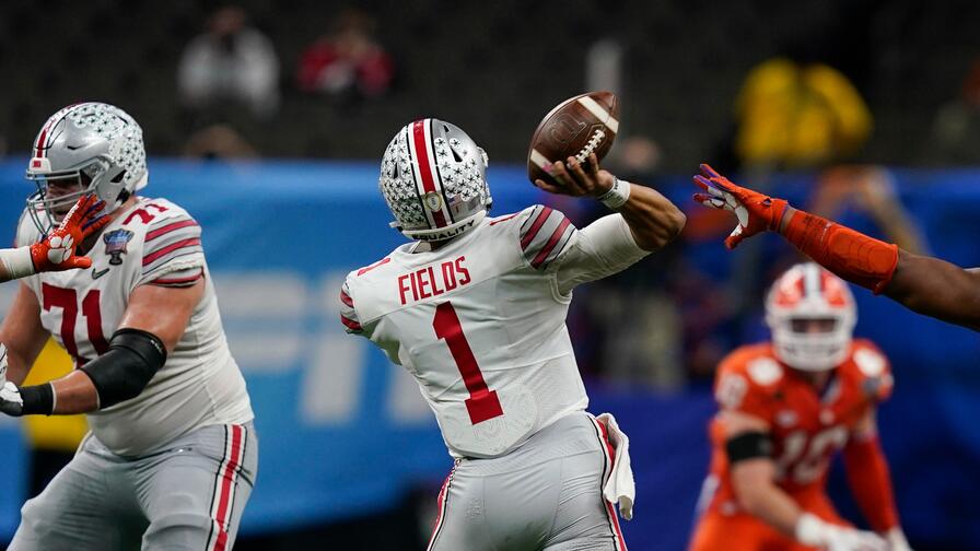 Madden 23 Quarterback Ratings: How Does Justin Fields Stack Up? - On Tap  Sports Net