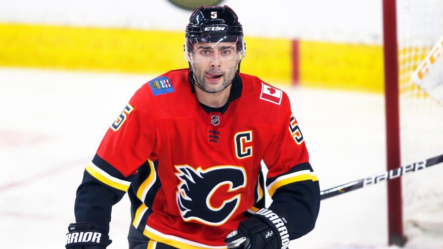 Mark Giordano was a popular play on Sunday's short slate. Who else was heavily rostered?