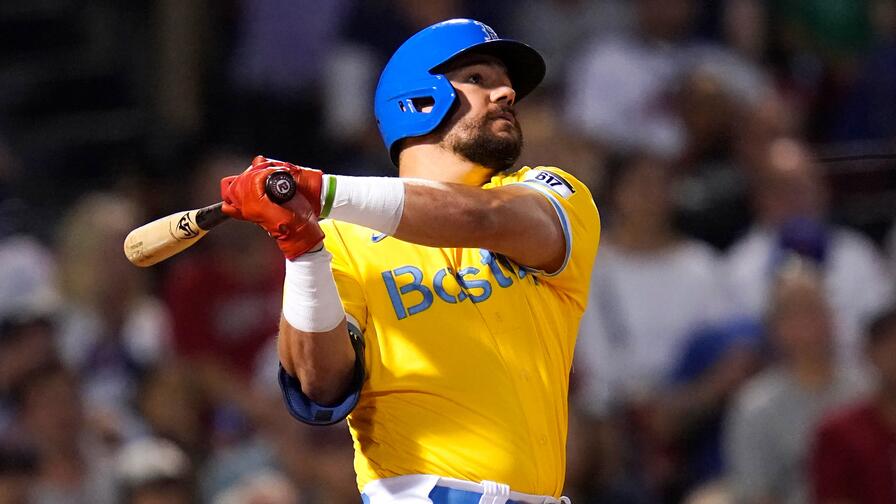 Kyle Schwarber slugged two home runs to earn himself a spot on last night's perfect lineup. Who were the slate's other top performers?