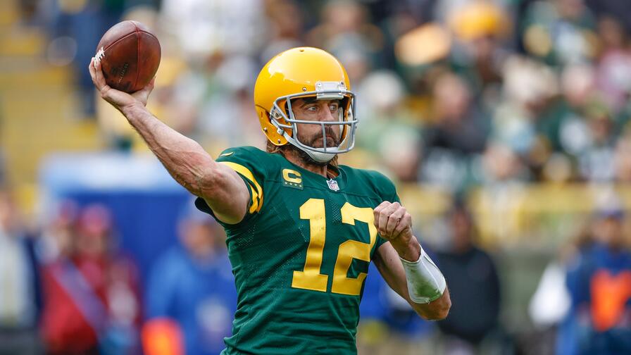Thursday Night Football Betting: What Does Our Algorithm Say About the Undermanned Packers?