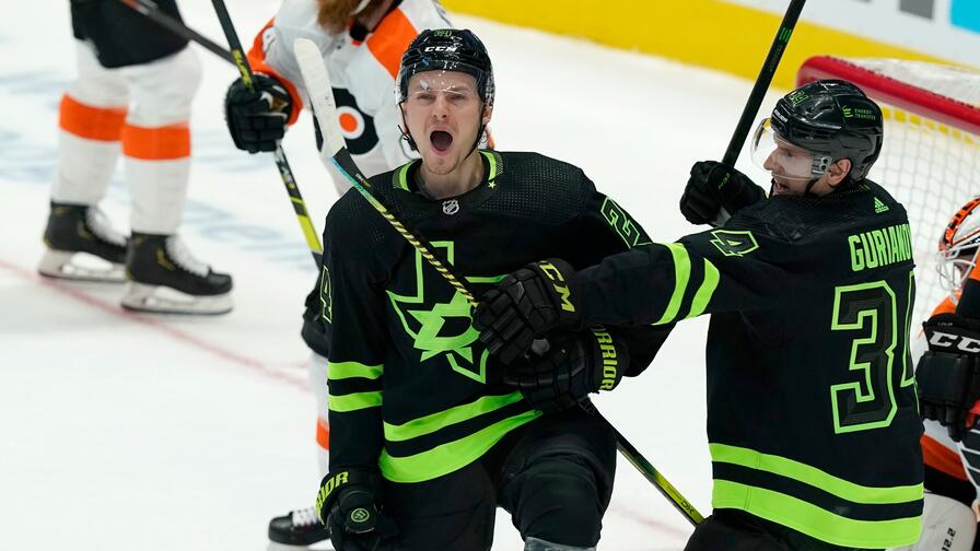 3 Daily Fantasy NHL Stacks for Thursday 12/2/21